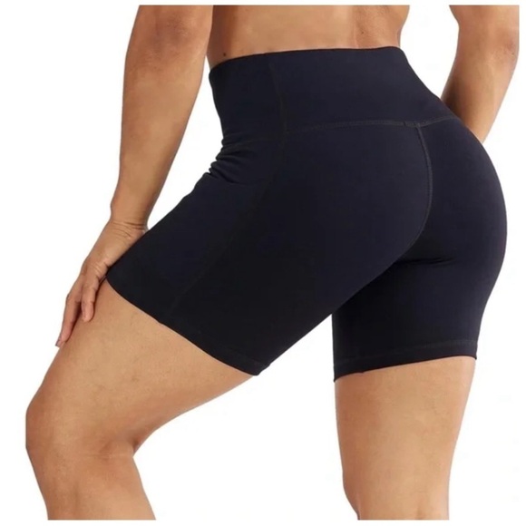 LOVESOFT • Workout Cycling Running Tights Yoga Shorts with Side Pockets - Picture 3 of 7